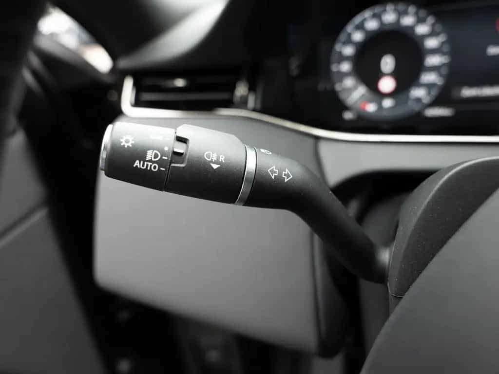 Land Rover Range Rover Evoque D200 Dynamic SE FACEL. PANO 06/2024-photo-23