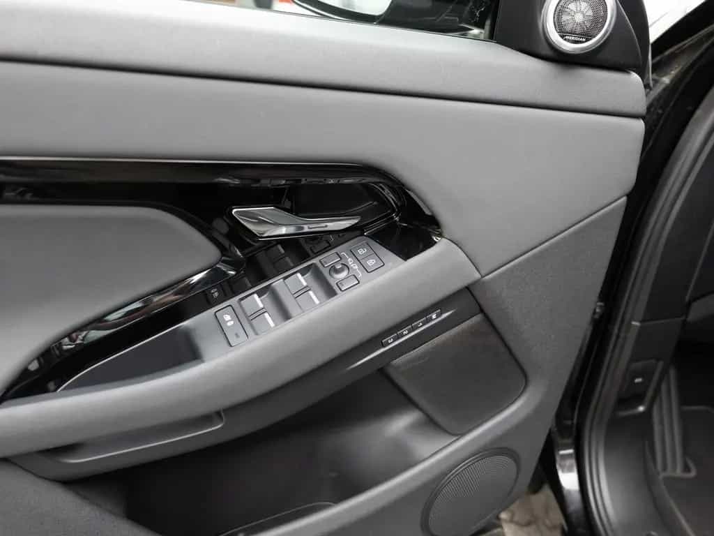 Land Rover Range Rover Evoque D200 Dynamic SE FACEL. PANO 06/2024-photo-27
