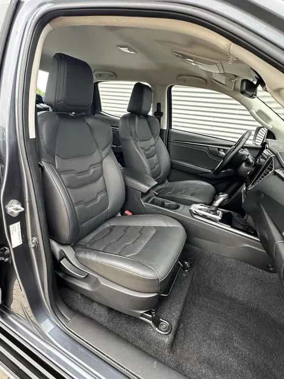 Isuzu D-Max 1.9 Double Cab lang L automatik 4x4 09/2023-photo-1