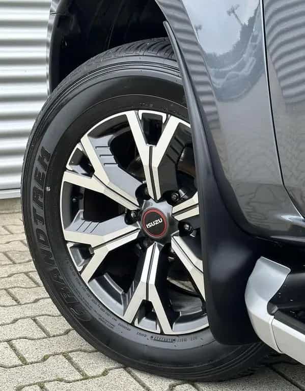 Isuzu D-Max 1.9 Double Cab lang L automatik 4x4 09/2023-photo-13