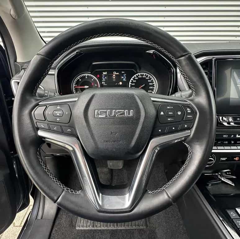 Isuzu D-Max 1.9 Double Cab lang L automatik 4x4 09/2023-photo-9