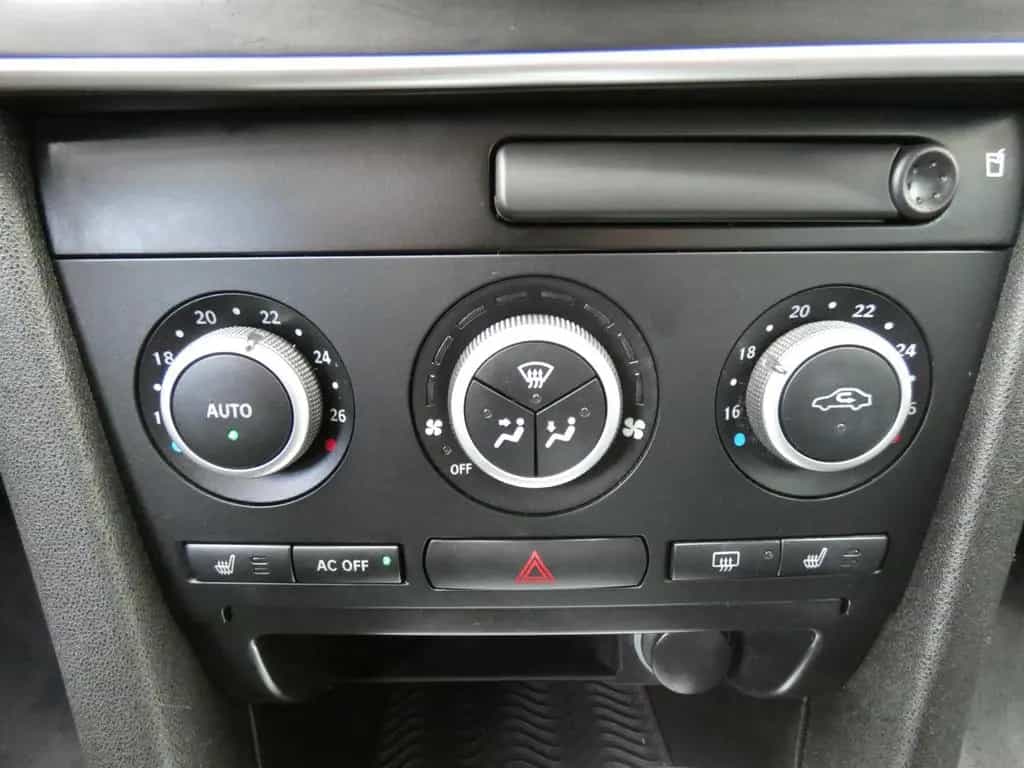 Saab 9-3 1.9TTiD Combi Automatik Navi Leder Schwarz M 01/2008-photo-12