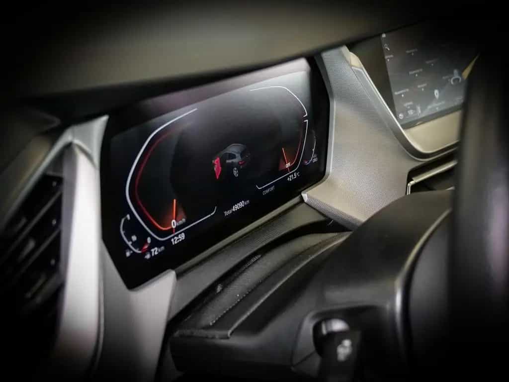 BMW 118 i Advantage Aut Nav LED PDCv+h HiFi 05/2022-photo-18