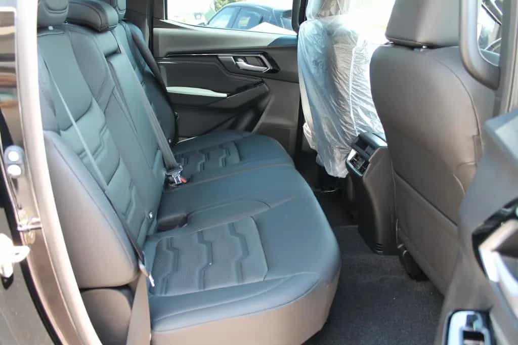 Isuzu D-Max Double Cab 4WD V-CROSS Automatik 03/2025-photo-9