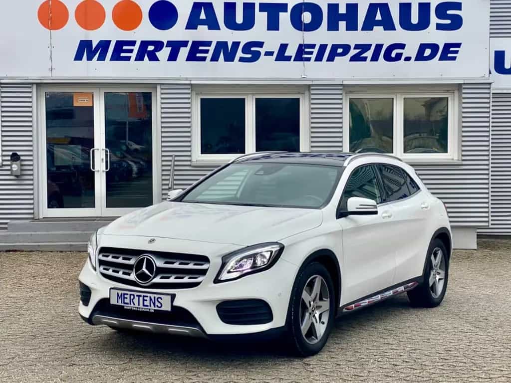 Mercedes-Benz GLA 250 7G AMG Line LED Navi SHZ PDC Panorama 04/2019-photo-0