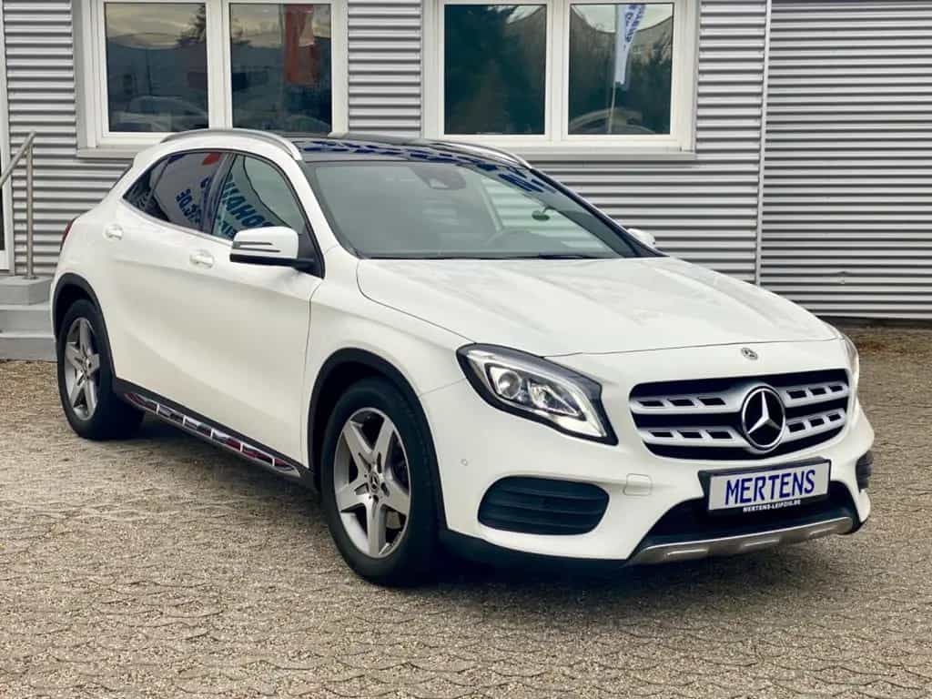 Mercedes-Benz GLA 250 7G AMG Line LED Navi SHZ PDC Panorama 04/2019-photo-1