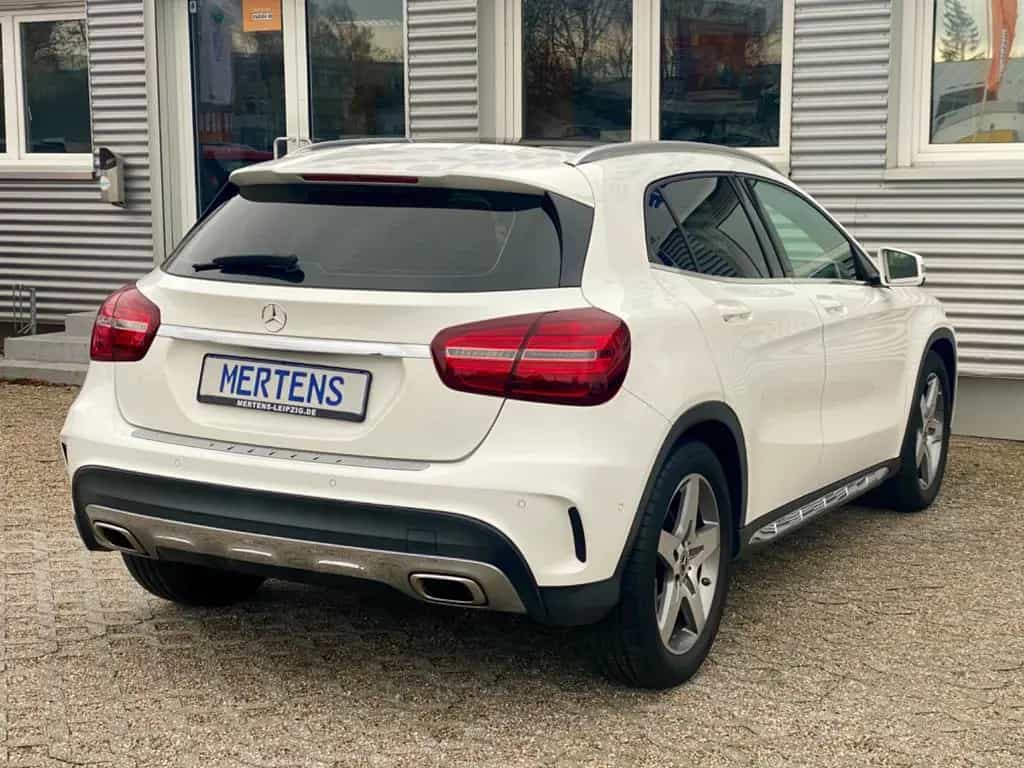 Mercedes-Benz GLA 250 7G AMG Line LED Navi SHZ PDC Panorama 04/2019-photo-2