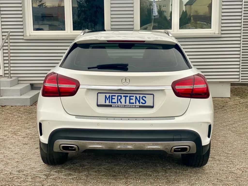 Mercedes-Benz GLA 250 7G AMG Line LED Navi SHZ PDC Panorama 04/2019-photo-3