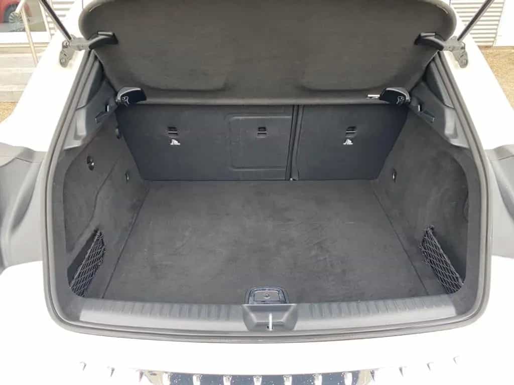 Mercedes-Benz GLA 250 7G AMG Line LED Navi SHZ PDC Panorama 04/2019-photo-4