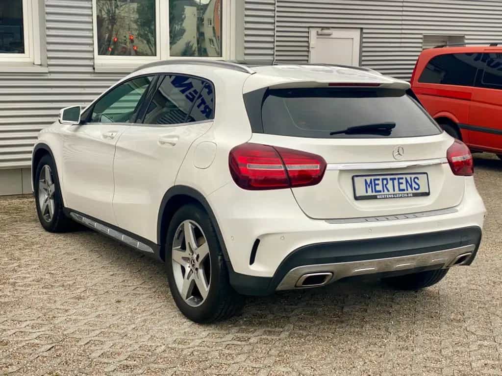 Mercedes-Benz GLA 250 7G AMG Line LED Navi SHZ PDC Panorama 04/2019-photo-5