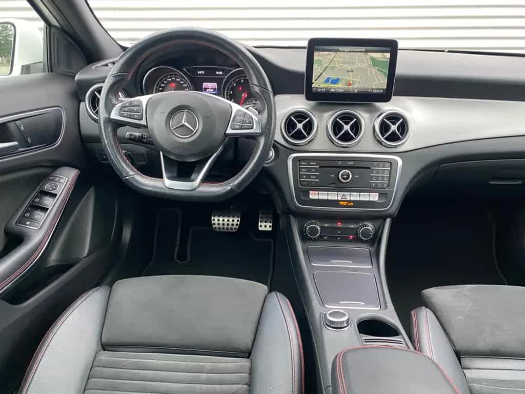 Mercedes-Benz GLA 250 7G AMG Line LED Navi SHZ PDC Panorama 04/2019-photo-9