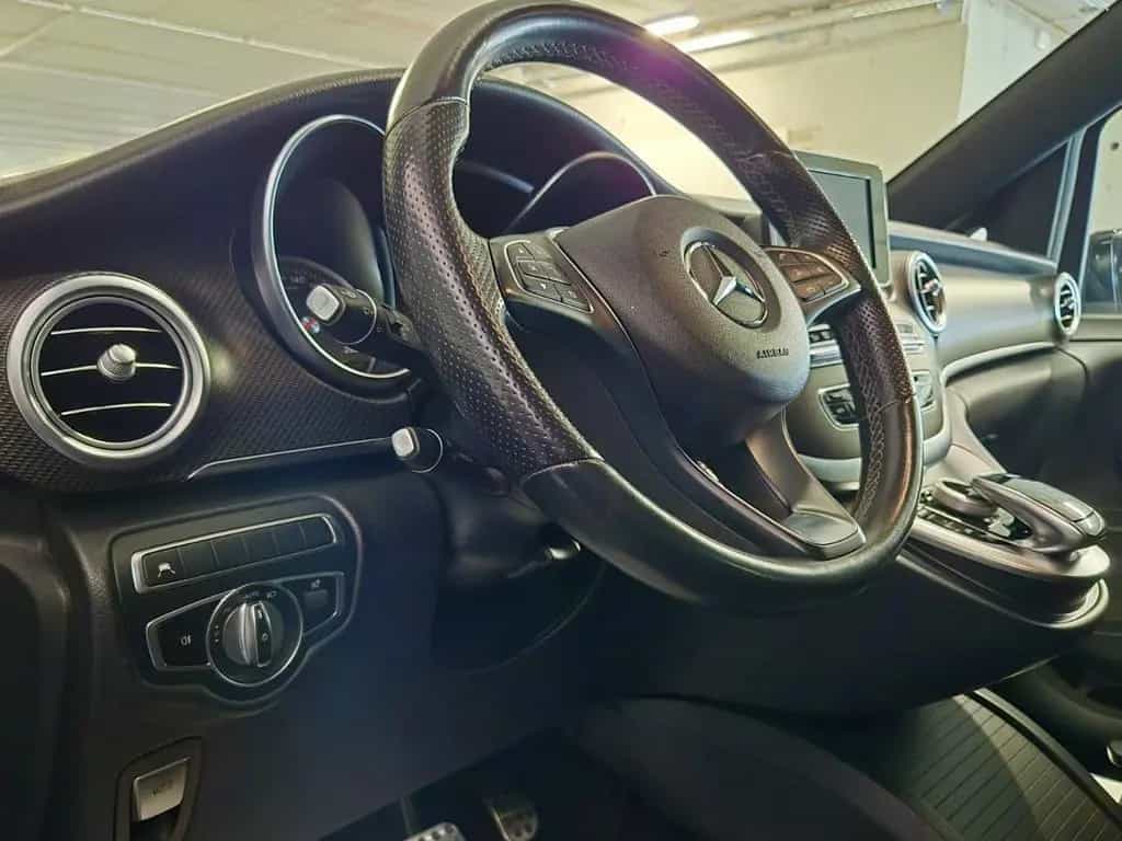 Mercedes-Benz V 250 D AMG LINE 7 SITZE CUIR NAVI 1 HAND 06/2019-photo-11