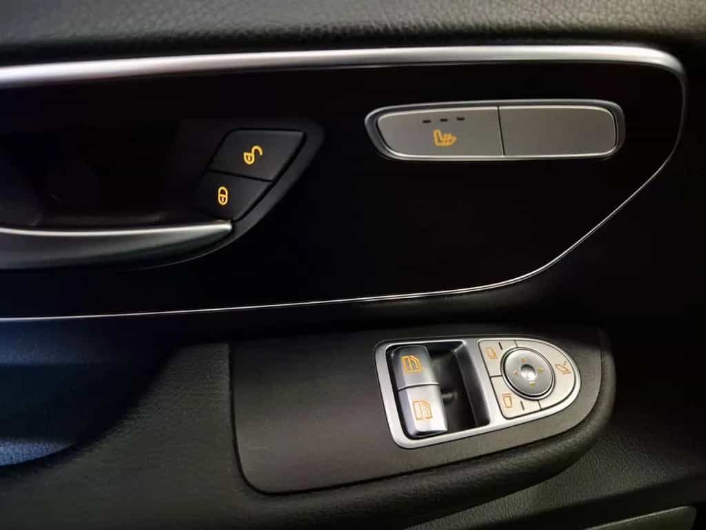 Mercedes-Benz V 250 D AMG LINE 7 SITZE CUIR NAVI 1 HAND 06/2019-photo-14