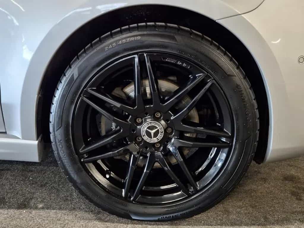 Mercedes-Benz V 250 D AMG LINE 7 SITZE CUIR NAVI 1 HAND 06/2019-photo-16