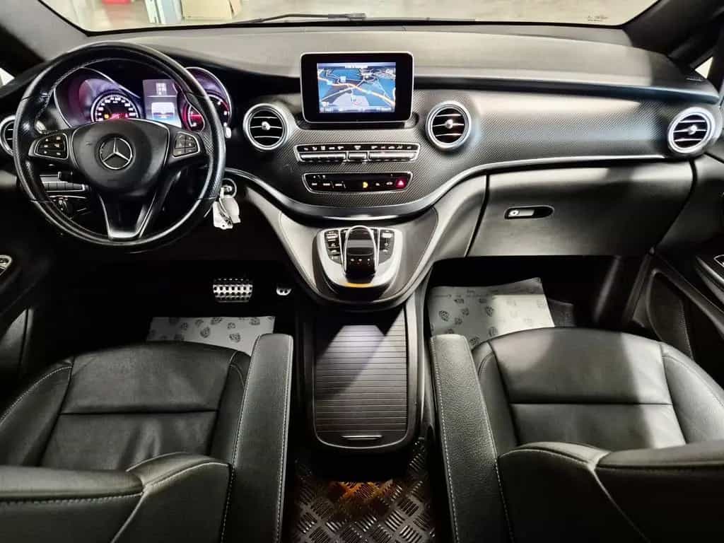 Mercedes-Benz V 250 D AMG LINE 7 SITZE CUIR NAVI 1 HAND 06/2019-photo-8