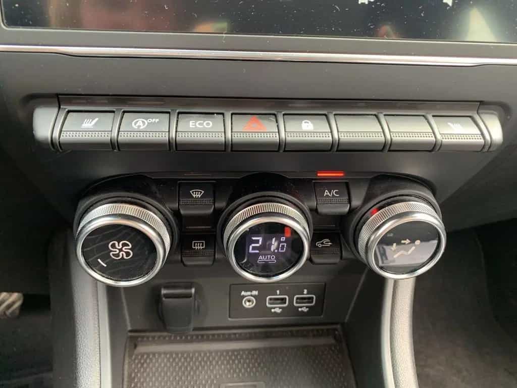 Renault Captur ZEN 1.3 TCe 140 LED+KLIMA+NAVI+ISOFIX+DAB 06/2022-photo-17