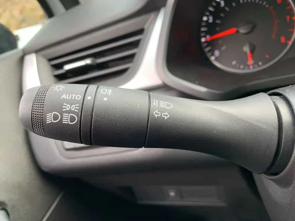 Renault Captur ZEN 1.3 TCe 140 LED+KLIMA+NAVI+ISOFIX+DAB 06/2022-photo-21