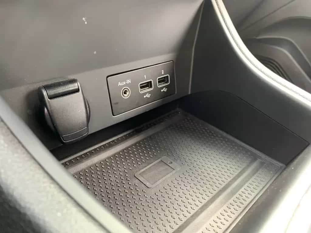 Renault Captur ZEN 1.3 TCe 140 LED+KLIMA+NAVI+ISOFIX+DAB 06/2022-photo-28
