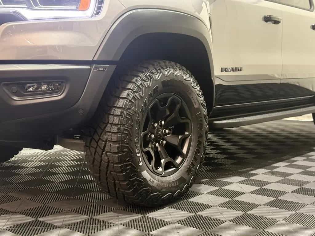 Dodge RAM 1500 RHO H/O null-photo-21