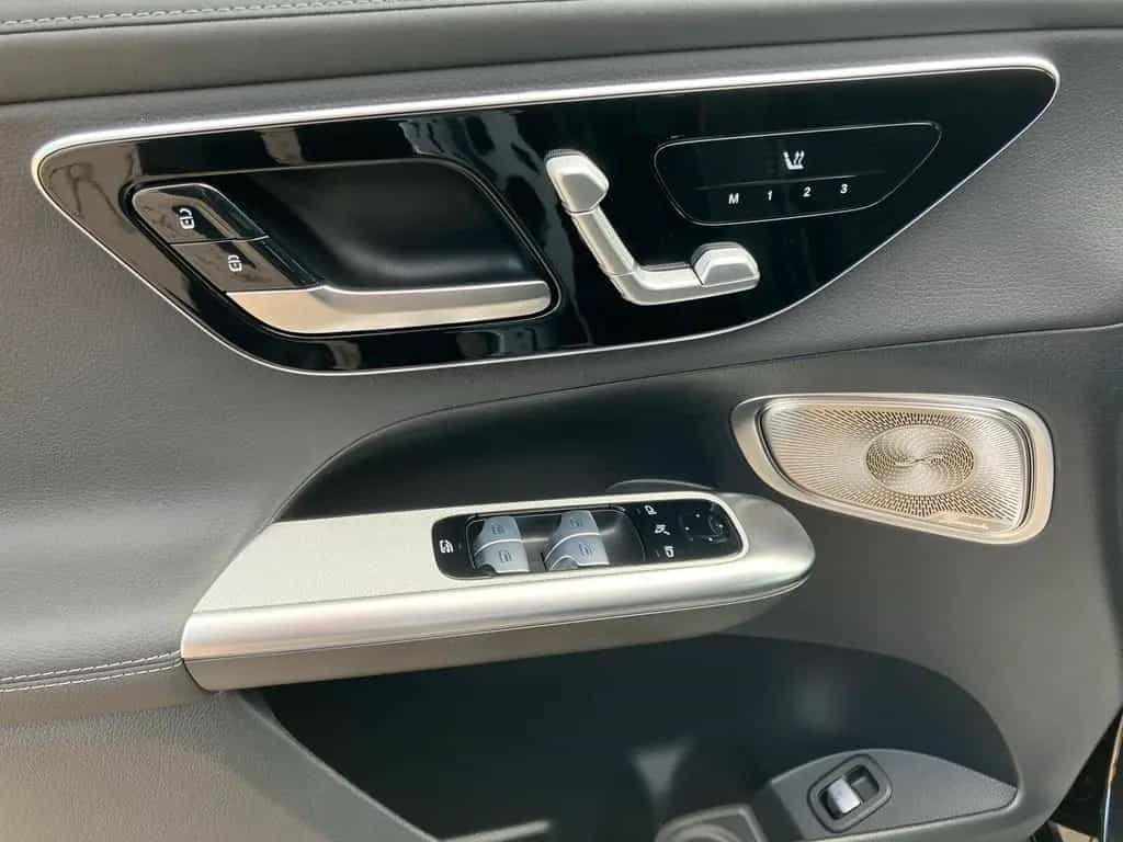 Mercedes-Benz GLC-Class d 4M AMG Line DIGITAL LIGHT*AHK*360°Kam. 10/2025-photo-5