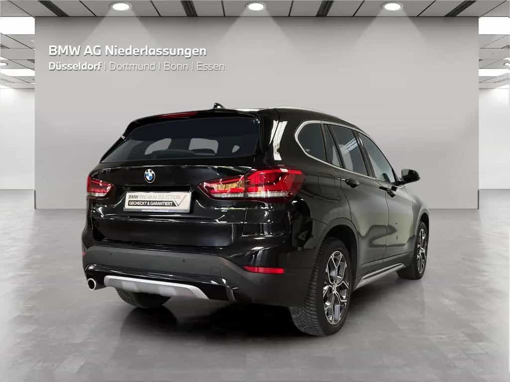 BMW X1 sDrive18i Navi Parkassist LED Sitzheizung 06/2022-photo-1