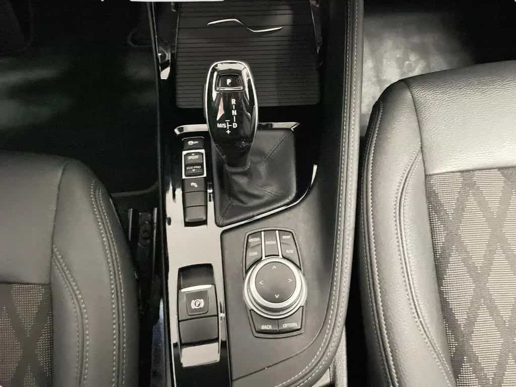 BMW X1 sDrive18i Navi Parkassist LED Sitzheizung 06/2022-photo-13