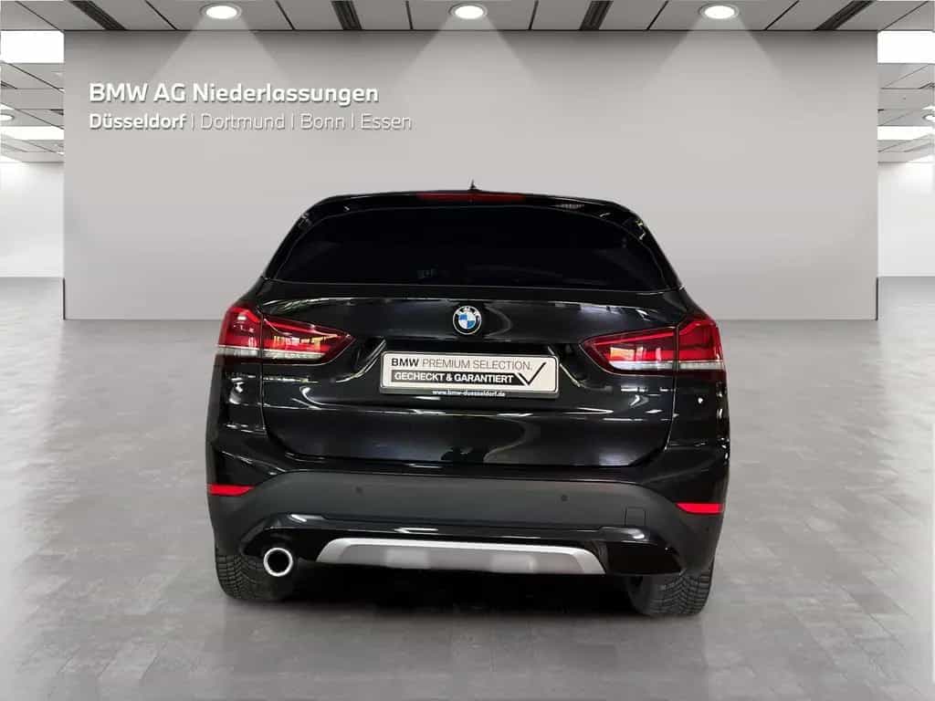 BMW X1 sDrive18i Navi Parkassist LED Sitzheizung 06/2022-photo-5