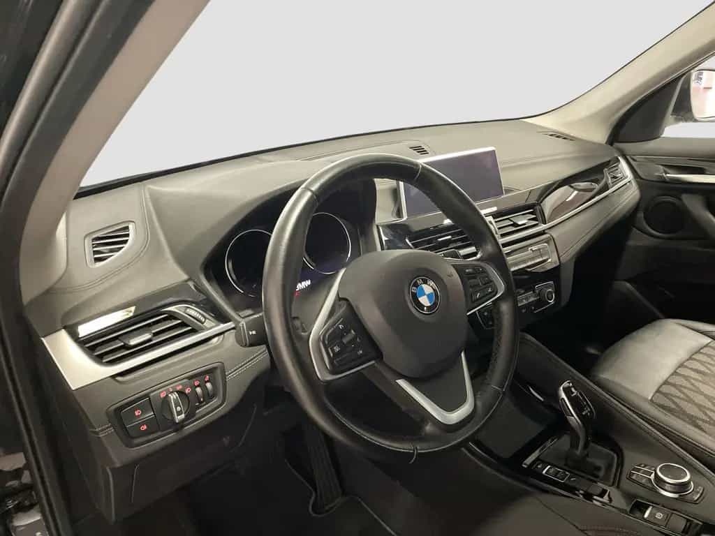 BMW X1 sDrive18i Navi Parkassist LED Sitzheizung 06/2022-photo-6