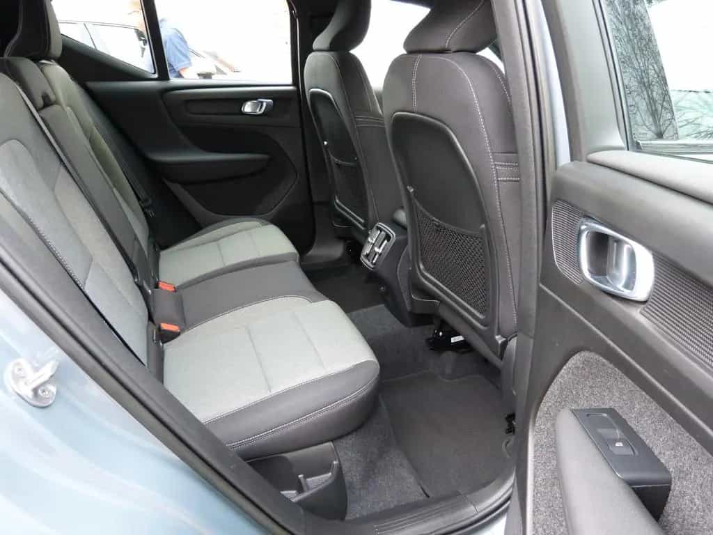 Volvo XC40 B3 Plus Dark ACC BLIS AHK 02/2023-photo-16
