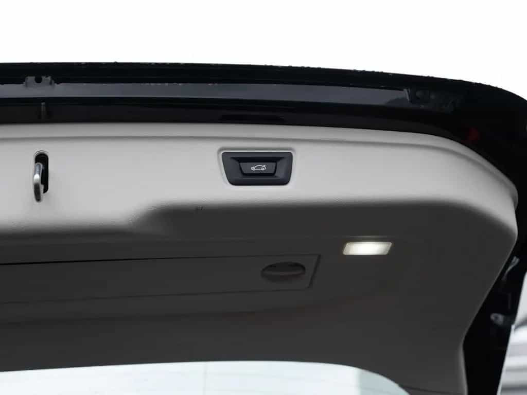 BMW 320 i Touring Advantage LED ACC NAVI SHZ PDC 03/2021-photo-11