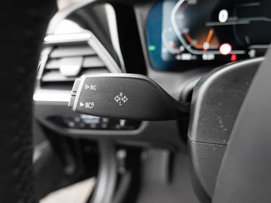 BMW 320 i Touring Advantage LED ACC NAVI SHZ PDC 03/2021-photo-23