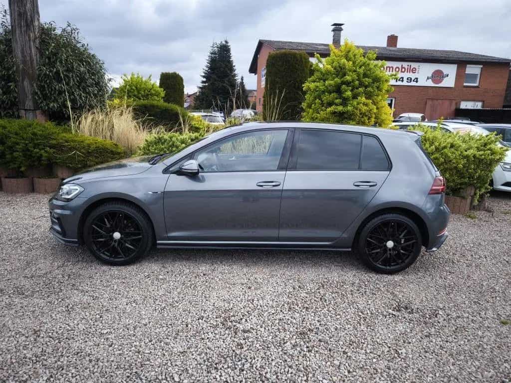 Volkswagen Golf 1.5 TSI DSG Highline R-Line *Nav,SHZ,ACC* 08/2018-photo-2