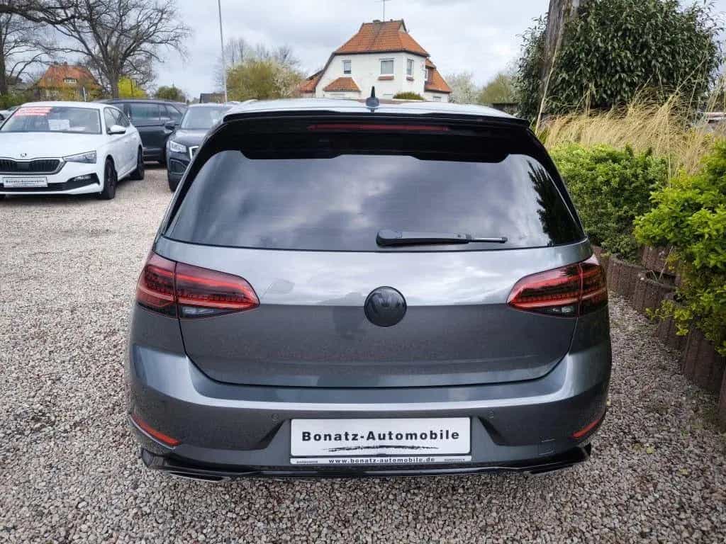 Volkswagen Golf 1.5 TSI DSG Highline R-Line *Nav,SHZ,ACC* 08/2018-photo-3