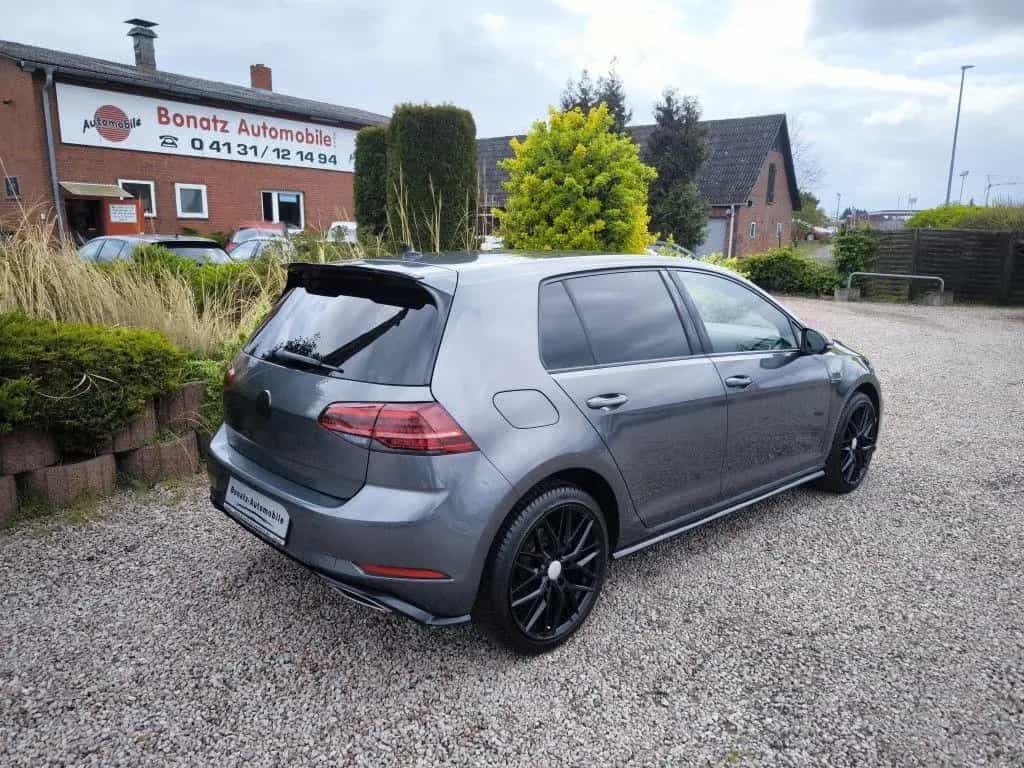 Volkswagen Golf 1.5 TSI DSG Highline R-Line *Nav,SHZ,ACC* 08/2018-photo-4