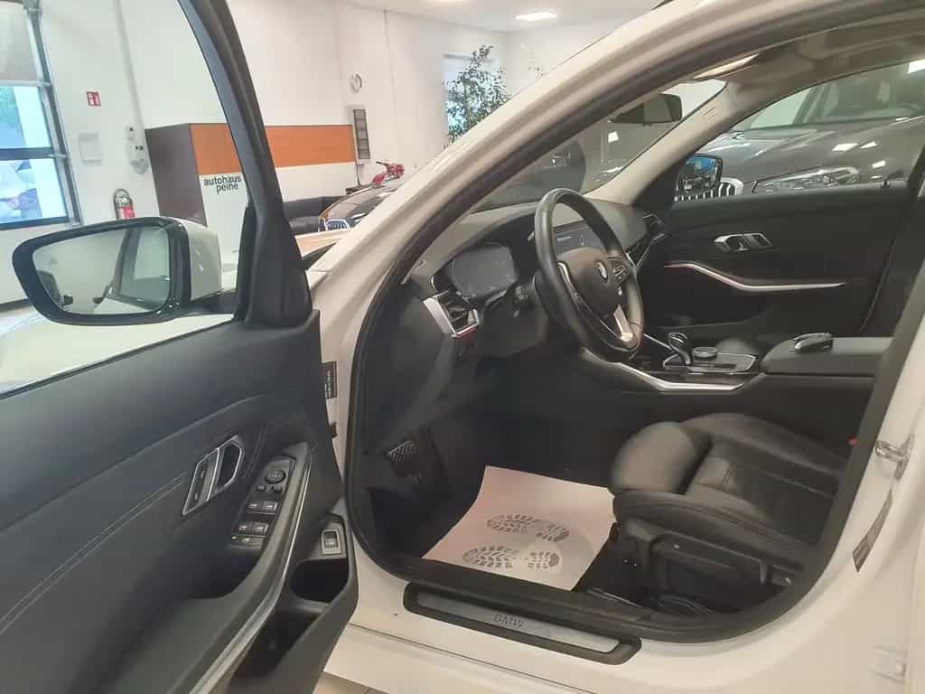 BMW 320 d Sport Line Aut/Navi/Stop&Go/Panarama/Leder 04/2021-photo-12