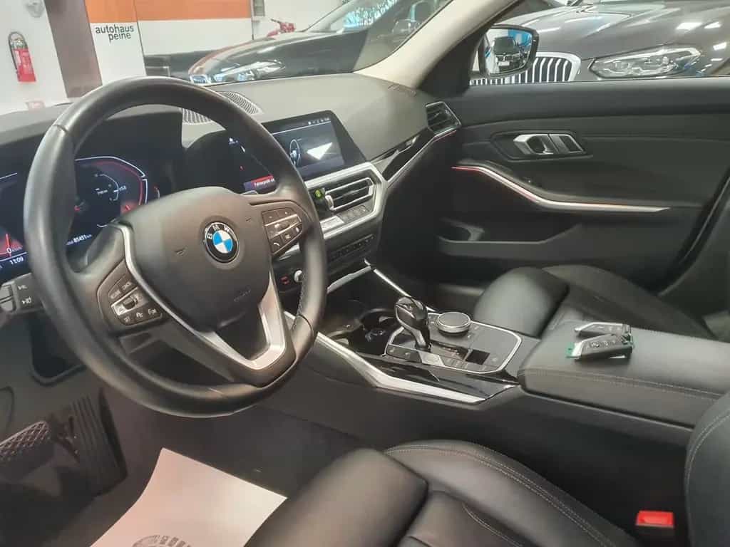 BMW 320 d Sport Line Aut/Navi/Stop&Go/Panarama/Leder 04/2021-photo-16
