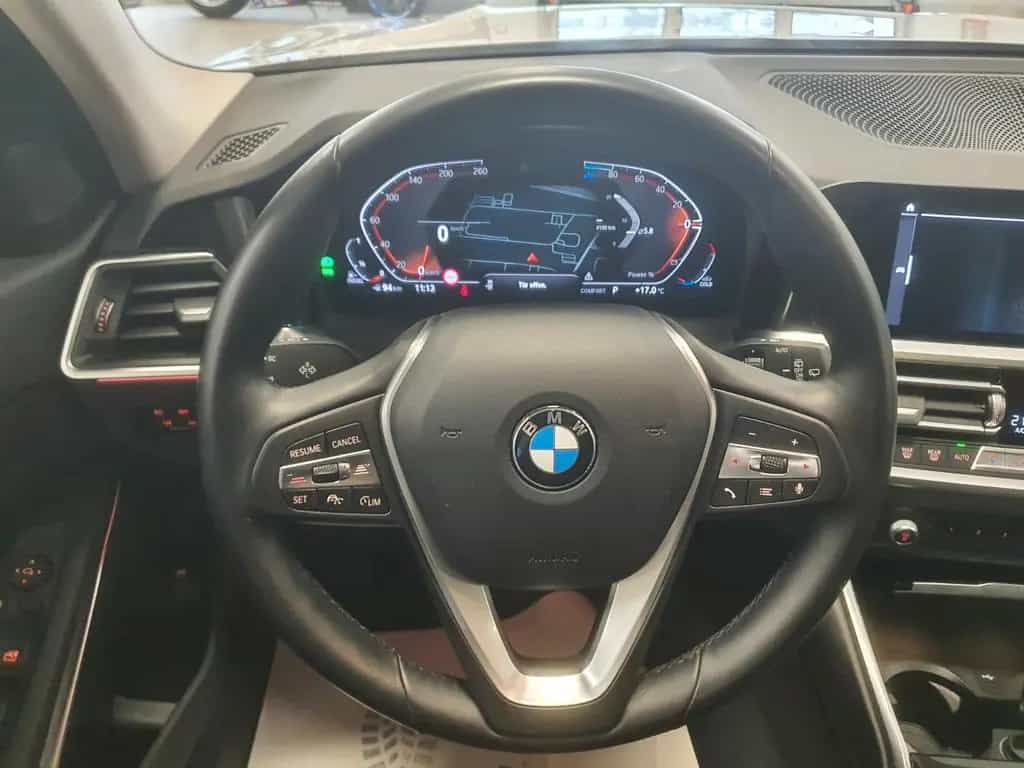 BMW 320 d Sport Line Aut/Navi/Stop&Go/Panarama/Leder 04/2021-photo-18