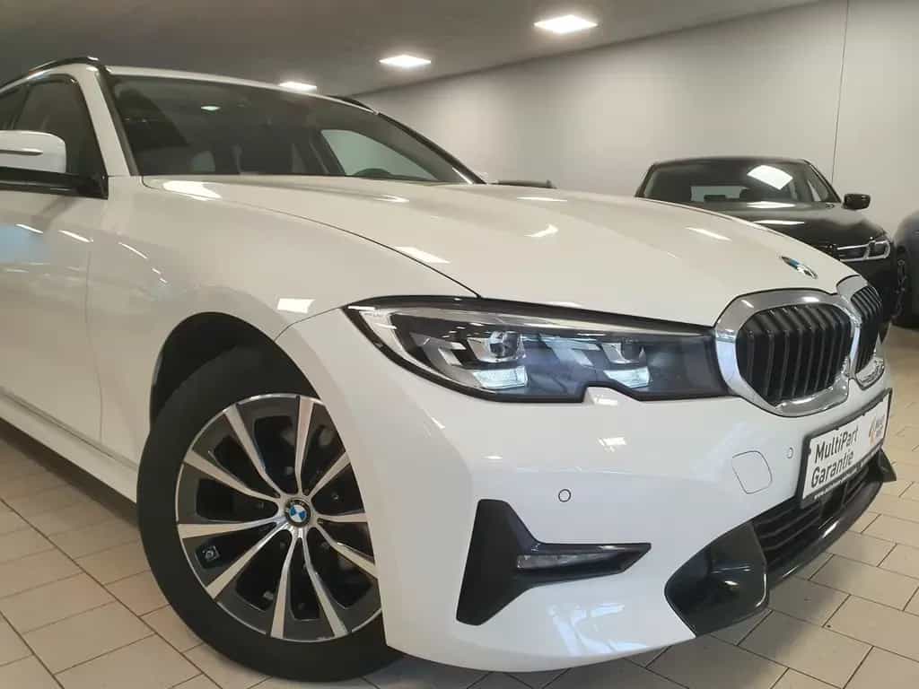 BMW 320 d Sport Line Aut/Navi/Stop&Go/Panarama/Leder 04/2021-photo-3