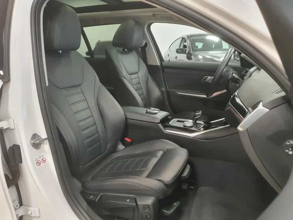 BMW 320 d Sport Line Aut/Navi/Stop&Go/Panarama/Leder 04/2021-photo-35