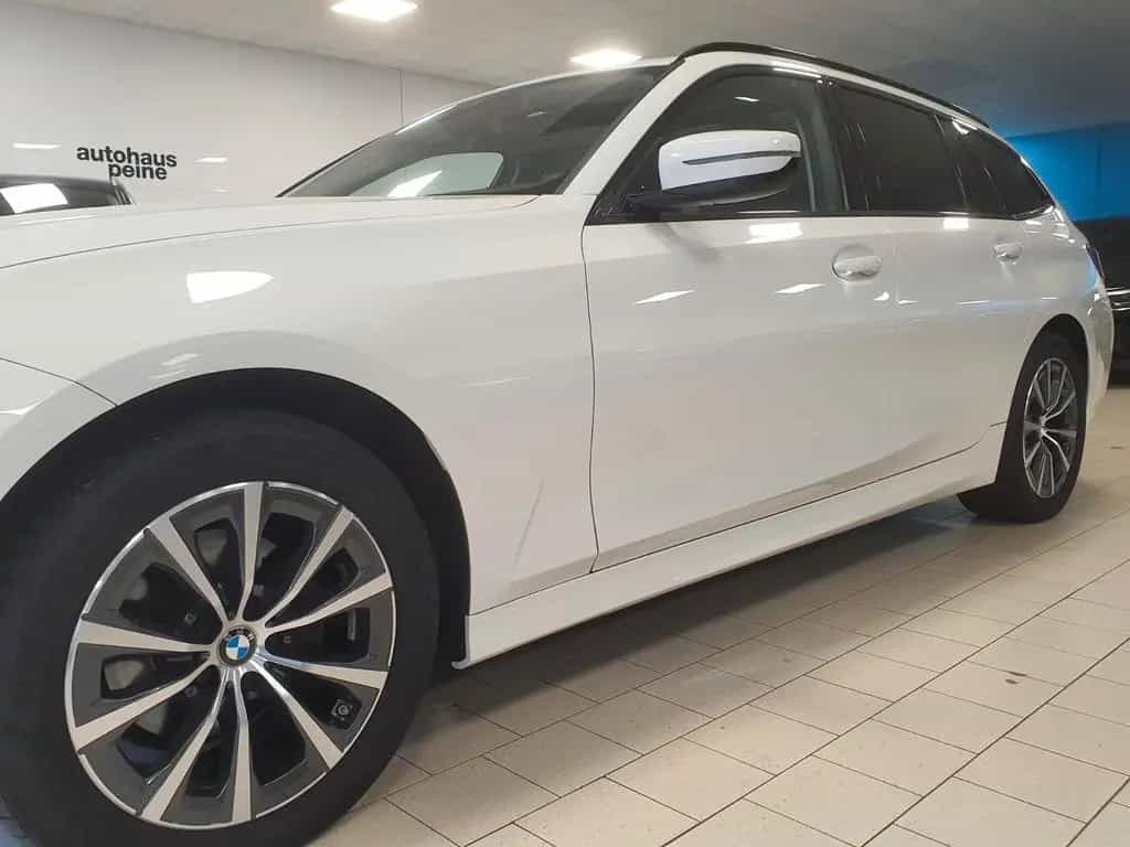 BMW 320 d Sport Line Aut/Navi/Stop&Go/Panarama/Leder 04/2021-photo-37