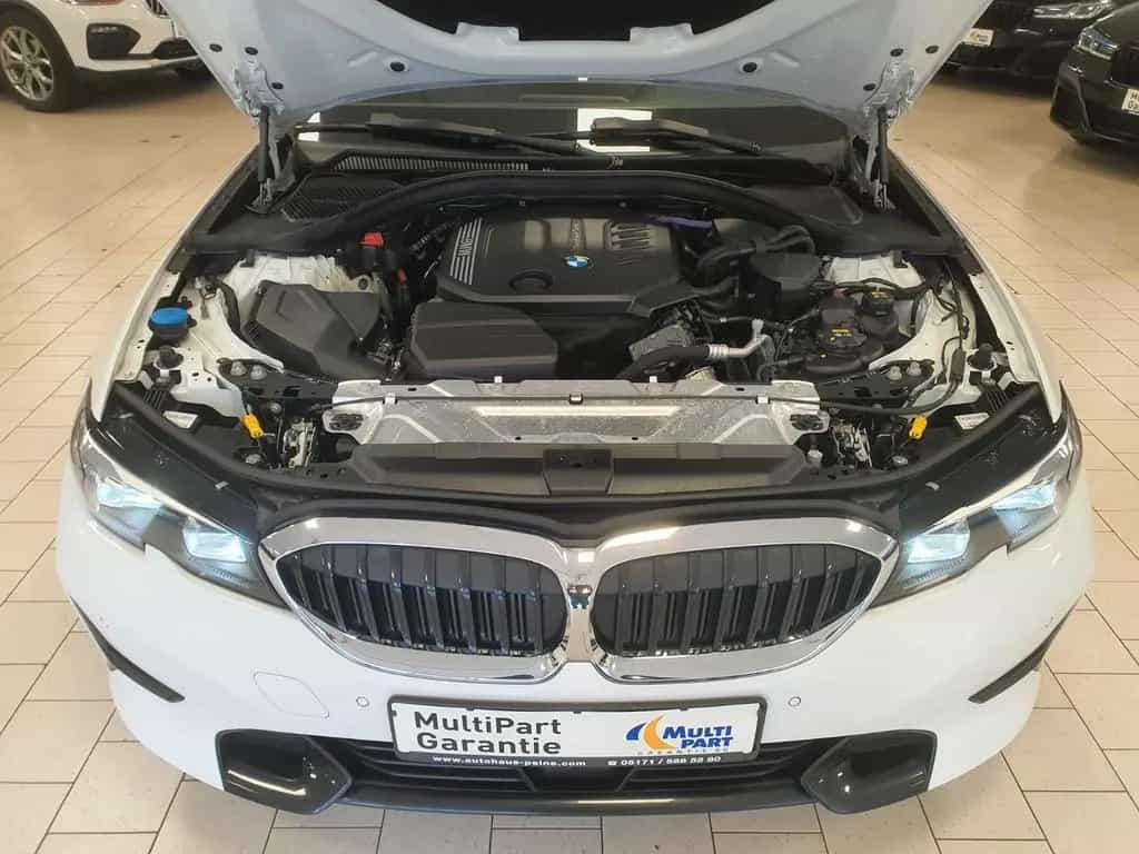 BMW 320 d Sport Line Aut/Navi/Stop&Go/Panarama/Leder 04/2021-photo-38
