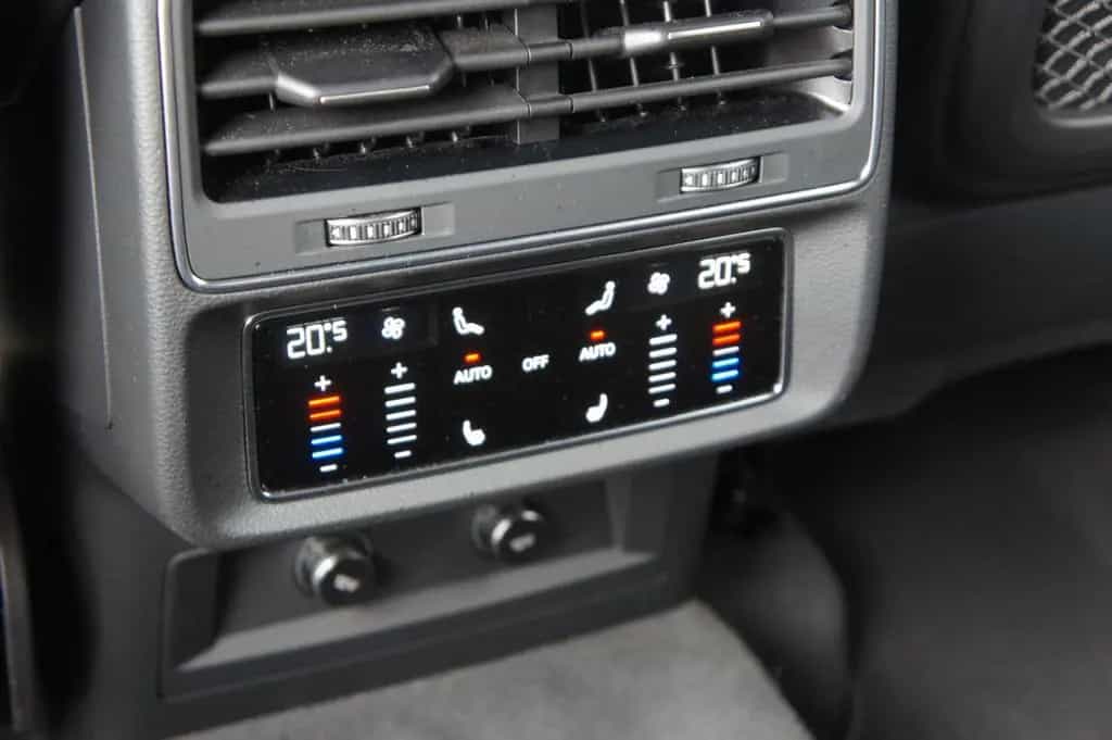 Audi SQ8 quattro*ACC*AHK*AIR*360°*HD-MATRIX*23Z*NP130 03/2022-photo-19