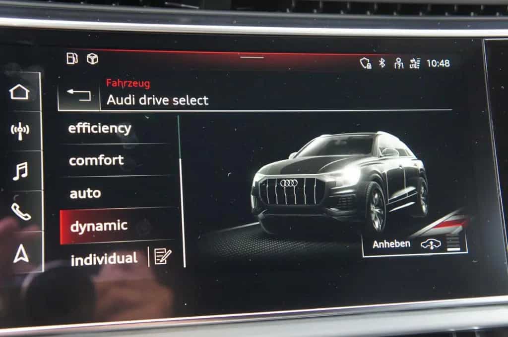 Audi SQ8 quattro*ACC*AHK*AIR*360°*HD-MATRIX*23Z*NP130 03/2022-photo-27