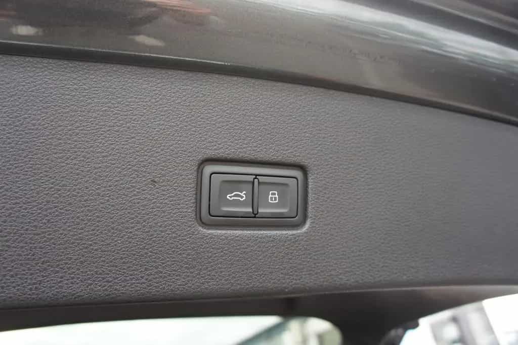 Audi SQ8 quattro*ACC*AHK*AIR*360°*HD-MATRIX*23Z*NP130 03/2022-photo-9