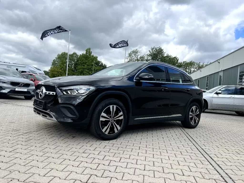 Mercedes-Benz GLA 200 d Progressive *LED Navi Leder AHK Kamera* 12/2020-photo-0