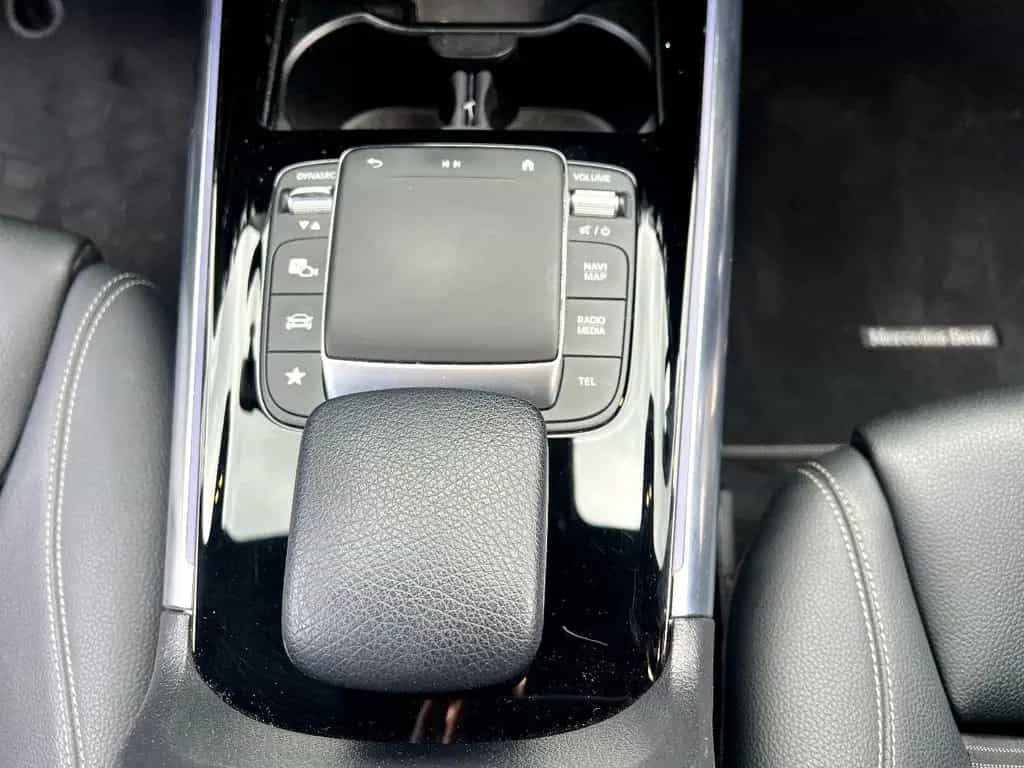 Mercedes-Benz GLA 200 d Progressive *LED Navi Leder AHK Kamera* 12/2020-photo-22