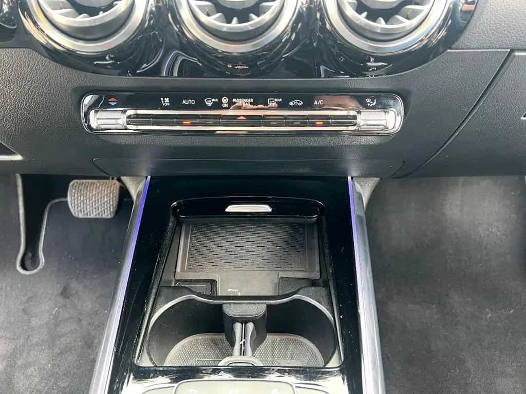 Mercedes-Benz GLA 200 d Progressive *LED Navi Leder AHK Kamera* 12/2020-photo-23