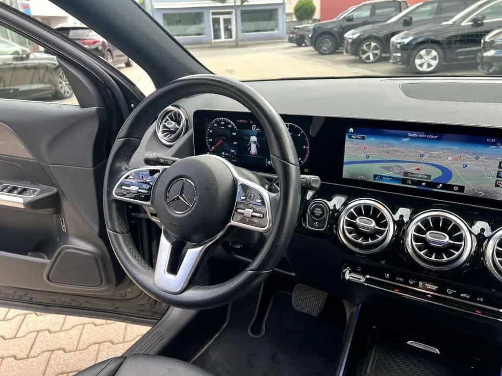 Mercedes-Benz GLA 200 d Progressive *LED Navi Leder AHK Kamera* 12/2020-photo-25