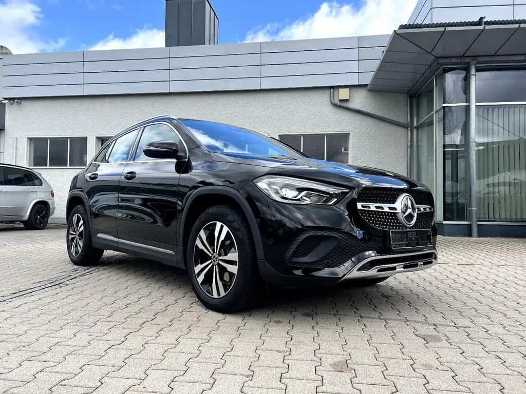 Mercedes-Benz GLA 200 d Progressive *LED Navi Leder AHK Kamera* 12/2020-photo-4
