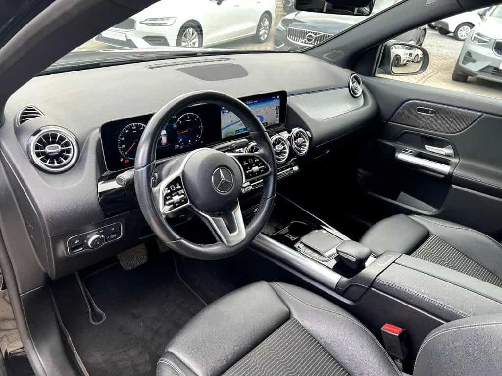 Mercedes-Benz GLA 200 d Progressive *LED Navi Leder AHK Kamera* 12/2020-photo-9